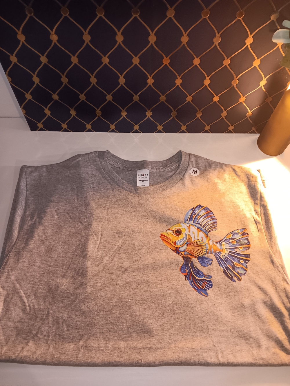 Gray Short Sleeve Tee with Colorful Fish Graphic - M